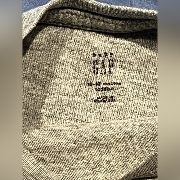 EUC GAP Thomas & Friends Kids T-Shirt with Colorful Train Characters (12-18 mos) - Picture 4 of 7